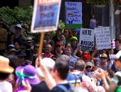 بالصور..مظاهرات فى استراليا احتجاجا على قرار ترامب حظر دخول اللاجئين