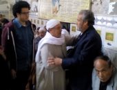 بالفيديو والصور .. وصول فاروق الفيشاوى إلى المنوفية لحضور جنازة شقيقه
