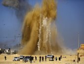 بالصور.. غارة إسرائيلية على قطاع غزة ردا على إطلاق قذيفة على أشكلون 