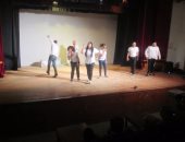 بالصور.. رئيس مدينة طور سيناء يشهد العرض المسرحى "عاشقين ترابك 2"