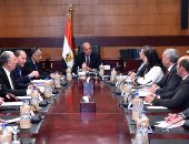 شريف إسماعيل يستعرض آليات تطوير عمل البنك الزراعى بحضور 3 وزراء