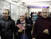 بالصور.. استقبال حافل لأسرة سورية فى أمريكا بعد منعها من دخول البلاد  