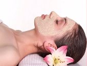 "سكراب" التوت والعسل لبشرة ناعمة وبراقة  