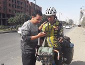 بالفيديو والصور.. رحالة كندى يجوب العالم بدراجته: مصر آمنة وأقل تكلفة