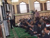 وزير الأوقاف باكيا فى خطبة الجمعة: الخير فى أمة محمد إلى يوم القيامة 