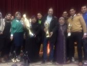 رئيس جامعة بورسعيد يهنئ البعثة الطلابية بمهرجان الأسر السابع لفوزها بالكأس