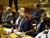 رئيس البرلمان يؤكد على أهمية تطوير العلاقات البرلمانية مع سلطنة عمان