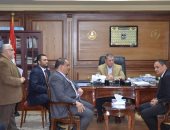 محافظ كفر الشيخ يبحث تطوير الخدمات الحكومية الكترونياً