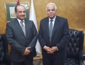 وزير النقل يستقبل رئيس مجموعة الخرافى للمشاركة فى مشروعات الطرق
