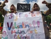 بالصور.. مظاهرات رافضة لـ"عيد الحب" فى إندونيسيا واليابان