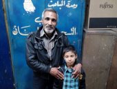 أب يفقد طفله في زحام محطة مترو الشهداء والشرطة تعيده له مرة أخرى