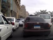 النشرة المرورية.. كثافات مرورية بطريق إسكندرية الزراعى وصلاح سالم