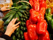 خبراء: تقشير الخضروات يحرم الجسم من غالبية فوائدها الغذائية