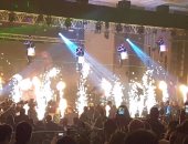 شاهد.. أول فيديو من حفل "عيد الحب" لعمرو دياب