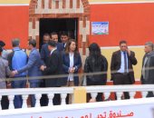 بالصور.. محافظ بنى سويف ووزيرة التضامن الاجتماعى يفتتحان إعمار 40 منزلا بقرية خورشيد