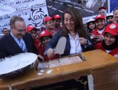 بالصور.. محافظ بنى سويف ووزيرة التضامن يضعان حجر أساس مستشفى الهلال الأحمر