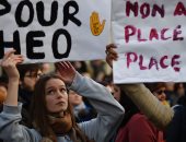 بالصور.. آلاف المتظاهرين  يحتشدون فى فرنسا على خلفية اغتصاب شاب أسود