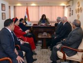 وزيرة الهجرة تستقبل وفدا من الجاليات المصرية بالخارج لتهنئتها بتجديد الثقة