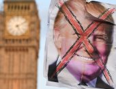 بالصور.. مئات البريطانيين يتظاهرون ضد "ترامب" فى شوارع لندن
