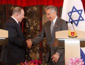 بالصور.. رئيس الوزراء الإسرائيلى يلتقى نظيره السنغافورى فى الأستانة