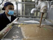 ضبط 2 طن شيكولاته مجهولة المصدر بمصنع بسكويت فى برج العرب