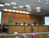 محافظ القليوبية: "أى مسؤل يتواجد فى مكتبه قبل 1 الظهر مش هيحصل له كويس"