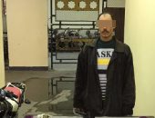 سقوط هارب من أحكام بحوزته بندقية آلية ومخدرات قرب مشيخة الأزهر