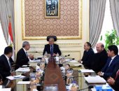 رئيس الوزراء يعقد اجتماعًا مع وزير الصناعة ورجال أعمال لمتابعة ملف الحديد