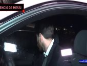 بالفيديو.. ميسى يتجاهل وسائل الإعلام بعد وصوله من مصر 