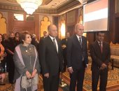 سفير صربيا بالقاهرة يمنح أبو الغيط وسام العلم الصربى من الدرجة الأولى
