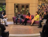 بالصور.. آيتن عامر ومحمد شاهين يغنيان فى "معكم منى الشاذلى"