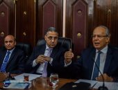 بالصور.. وزير التنمية المحلية: معدل النمو السكانى فى تناقص وهدفنا التحول للإنتاج