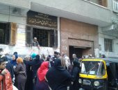 بالصور..معاناة المواطنين أمام مكتب تموين مصر القديمة
