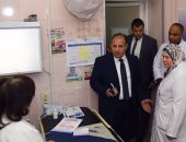 محافظ الاسكندرية يتفقد مستشفى اﻷنفوشى العام للأطفال ومستوصف صدر الجمرك