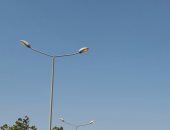 إهدار المال العام عرض مستمر..أعمدة إنارة مضاءة نهارا بطريق المطار