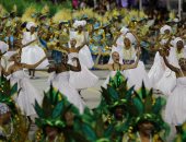 بالصور.. عروض مبهرة فى كرنفال ساوباولو لإحياء رقصة "السامبا" بالبرازيل