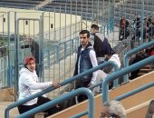 دونجا ويامن بن ذكرى يساندان الزمالك أمام الحرس من المقصورة