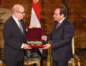 السيسى يؤكد تميز العلاقات المصرية مع فرنسا خاصة فى المجال العسكرى