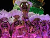 فى يومه الرابع..بالصور..آلاف البرازيليين يحيون رقصة "السامبا" بكرنفال شعبى