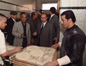 محافظ الإسكندرية يوجه بسرعة الانتهاء من استخراج بطاقات الخبز الإلكترونية