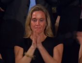 بالفيديو.. أرملة تنهمر فى البكاء بالكونجرس خلال خطاب ترامب