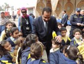 مدير أمن الإسكندرية يشارك طلاب مدارس فى احتفالية الحماية المدنية