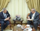 وزير الشباب يبحث مع محافظ البحر الأحمر تطوير مراكز الشباب والأندية بالمحافظة