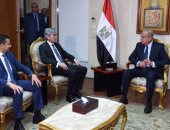 رئيس الوزراء يلتقى ممثلى شركة سيمنس استعدادا لزيارة ميركل