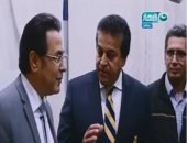 بالفيديو.. رفض الافصاح عنها ..وزير التعليم العالي: طالبة اكتشفت مادة تعالج السرطان