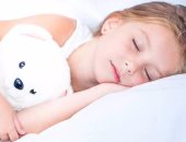 دراسة يابانية: نوم الأطفال مع لعبهم المفضلة يساهم فى تحسين مهارات القراءة