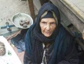 أم محمد بائعة خضار بـ"روض الفرج" تبلغ من العمر 84 عامًا وتحتاج للمساعدة
