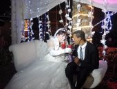 بعد 18 سنة زواج.."عصام ومنال" يقيما حفل زفافهما لاستعادة مشاعر الحب