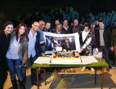 خالد الصاوى وفريق "فوبيا" يحتفلون بعيد ميلاد المخرج عادل الأعصر