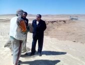 بالصور..رئيس مدينة غارب يتفقد أعمال حفر بحيرة وادى الدرب بطريق الشيخ فضل